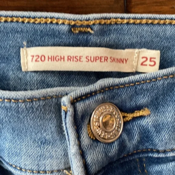 Levi’s 720 High Rise Super Skinny Jeans - Picture 4 of 5